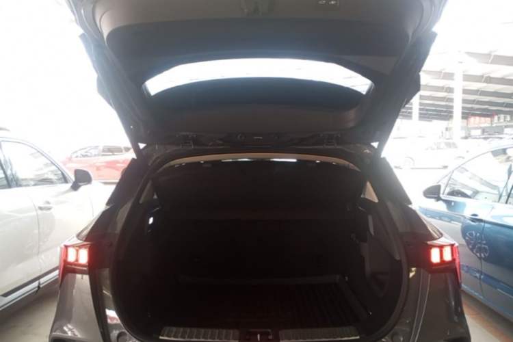 Used Lynk & Co 06 2020 1.5T YAO Halo Trunk