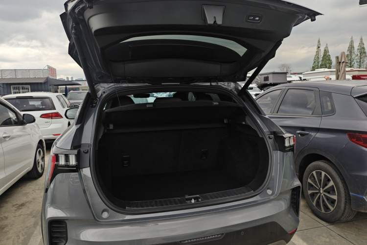 Used Lynk & Co 06 2020 1.5T JinPro model Trunk