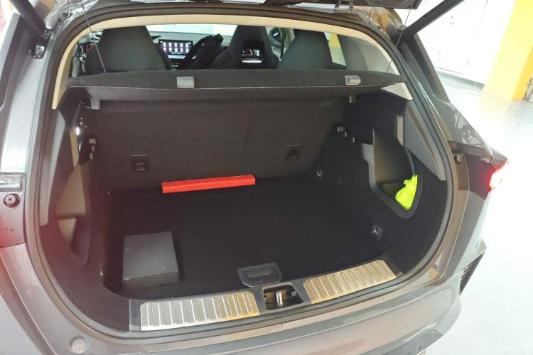 Used Lynk & Co 06 2020 1.5T YAO Halo Trunk