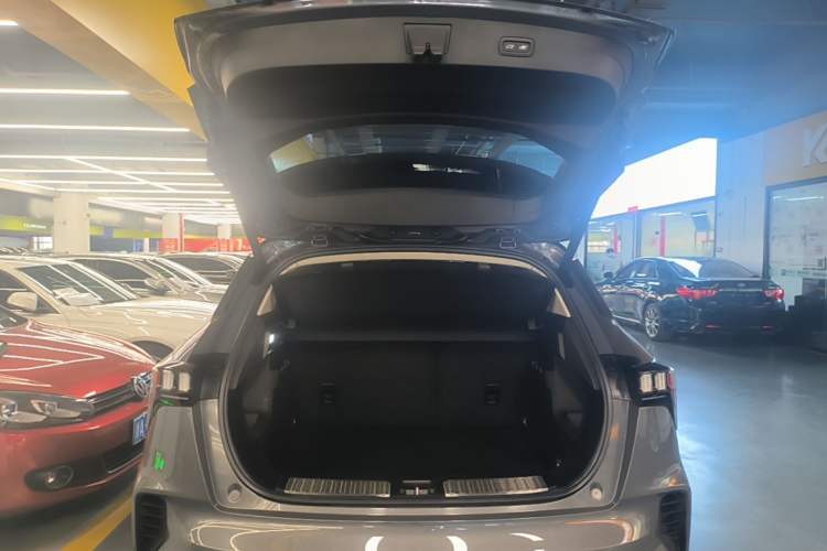 Used Lynk & Co 06 2020 1.5T YAO Halo Trunk