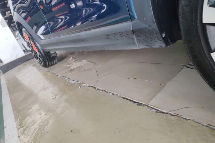 Used Lynk & Co 06 2020 1.5T YAO Halo Right Side Sill