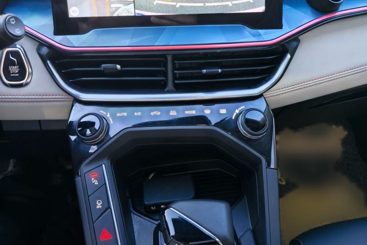 Used Lynk & Co 06 2020 1.5T YAO Halo Interior 11