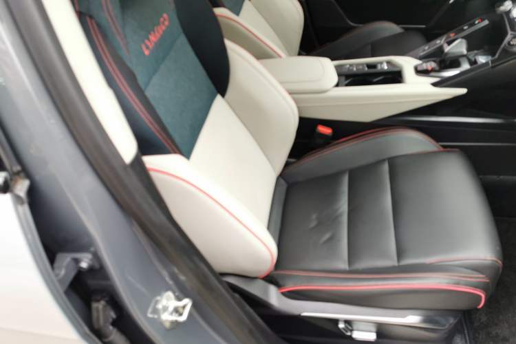 Used Lynk & Co 06 2020 1.5T YAO Halo Right Front Seat