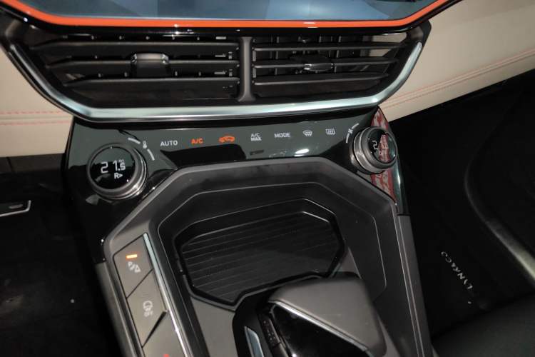 Used Lynk & Co 06 2020 1.5T YAO Halo Audio And AC Panel