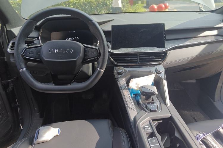 Used Lynk & Co 06 2020 1.5T JinPro model Center Console
