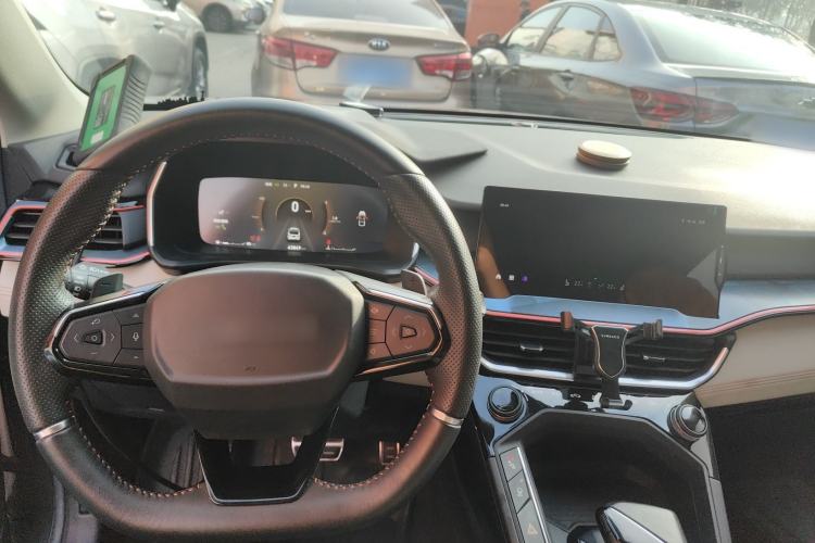 Used Lynk & Co 06 2020 1.5T YAO Halo Center Console