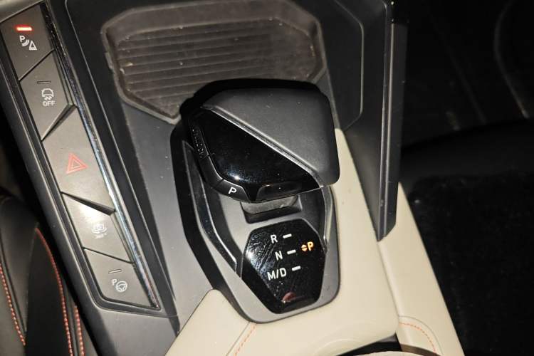 Used Lynk & Co 06 2020 1.5T YAO Halo Gear Lever