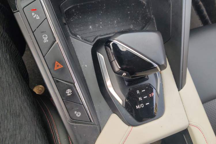 Used Lynk & Co 06 2020 1.5T YAO Halo Gear Lever