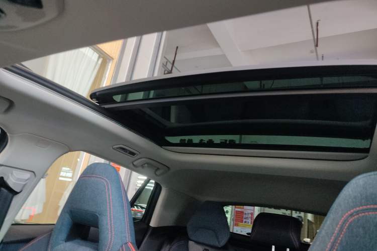 Used Lynk & Co 06 2020 1.5T YAO Halo Headliner