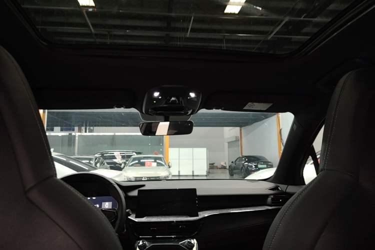 Used Lynk & Co 06 2020 1.5T JinPro model Headliner