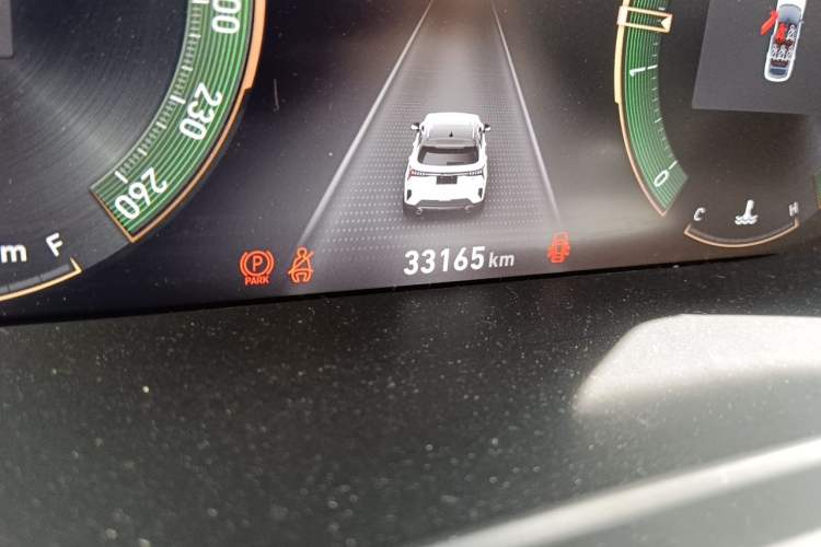 Used Lynk & Co 06 2020 1.5T YAO Halo Odometer Close Up