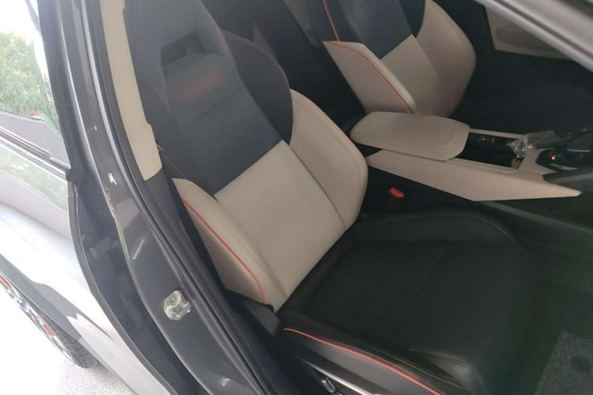 Used Lynk & Co 06 2020 1.5T YAO Halo Right Front Seat