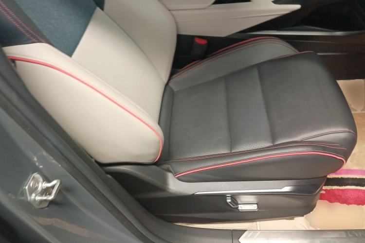 Used Lynk & Co 06 2020 1.5T YAO Halo Right Front Seat