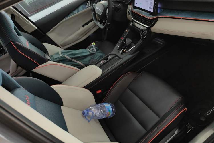 Used Lynk & Co 06 2020 1.5T YAO Halo Right Front Seat