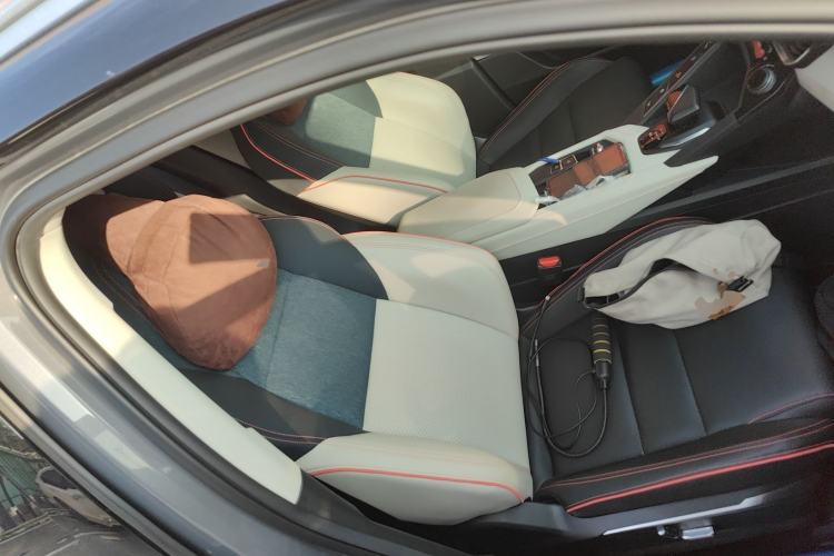Used Lynk & Co 06 2020 1.5T YAO Halo Right Front Seat