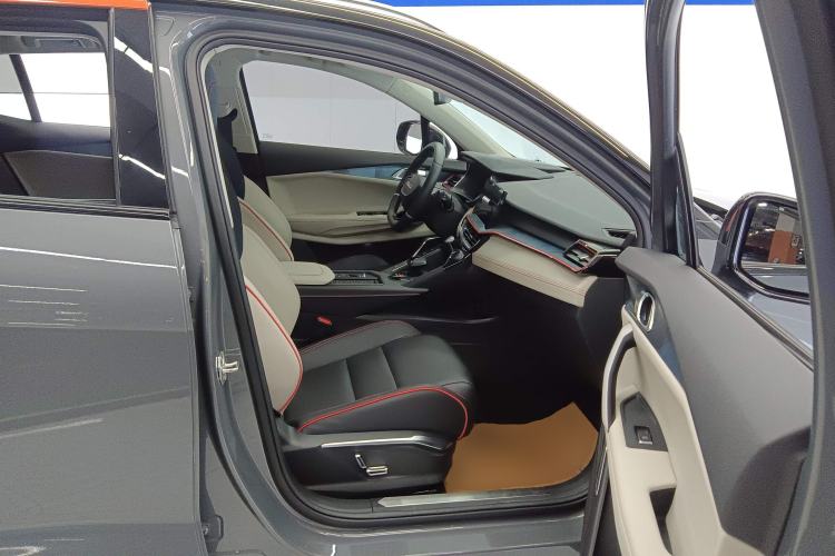 Used Lynk & Co 06 2020 1.5T YAO Halo Right Front Seat