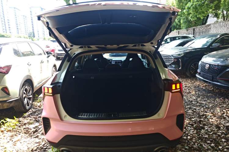 Used Lynk & Co 06 2020 1.5T YAO Halo Trunk