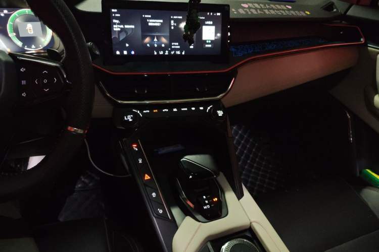 Used Lynk & Co 06 2020 1.5T YAO Halo Audio And AC Panel