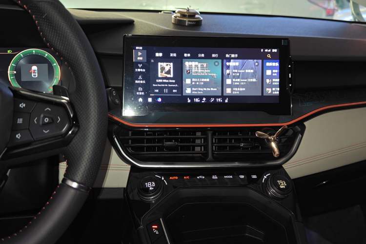 Used Lynk & Co 06 2020 1.5T YAO Halo Audio And AC Panel