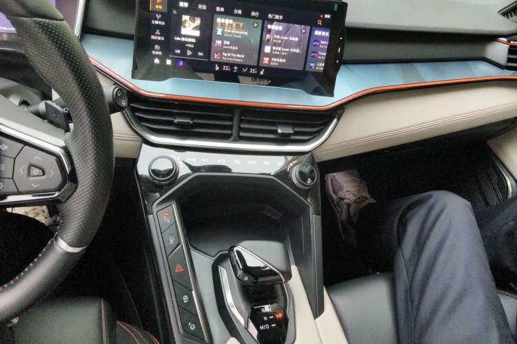 Used Lynk & Co 06 2020 1.5T YAO Halo Audio And AC Panel