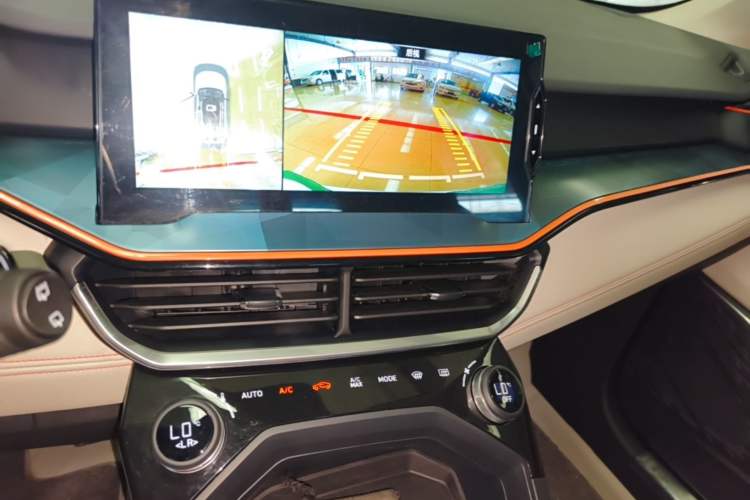 Used Lynk & Co 06 2020 1.5T YAO Halo Audio And AC Panel
