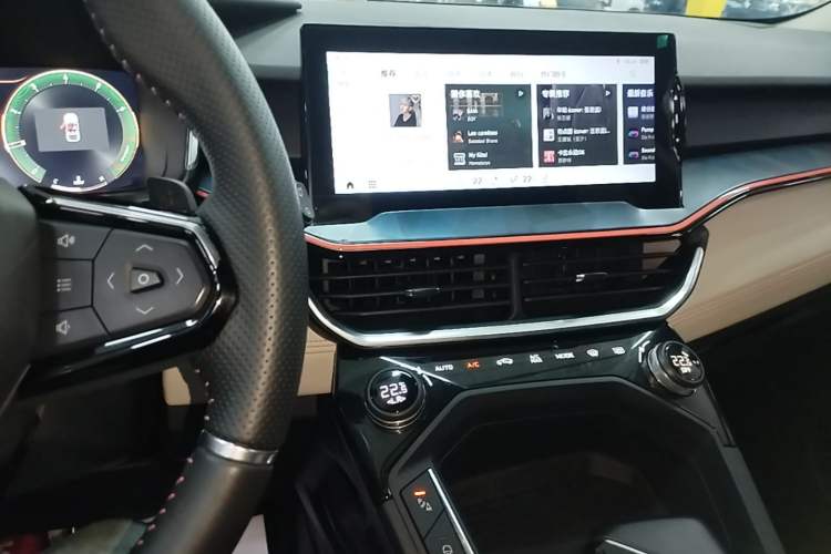 Used Lynk & Co 06 2020 1.5T YAO Halo Audio And AC Panel