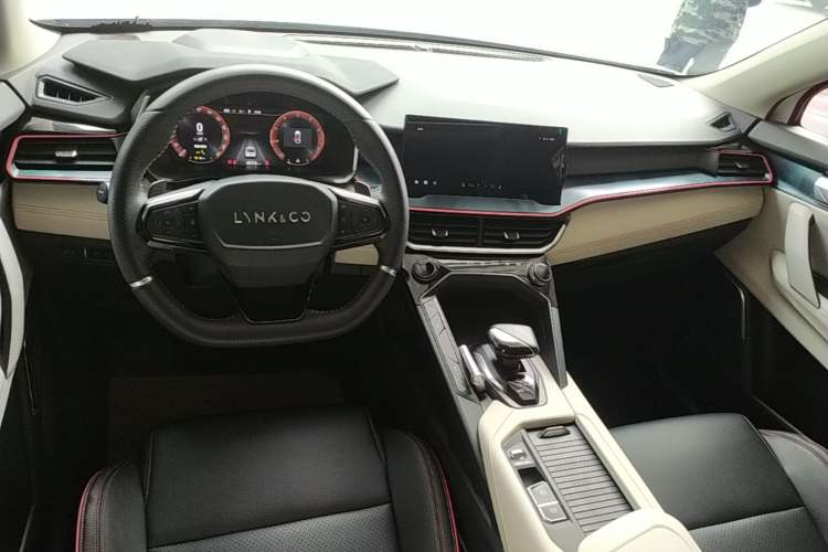Used Lynk & Co 06 2020 1.5T YAO Halo Center Console
