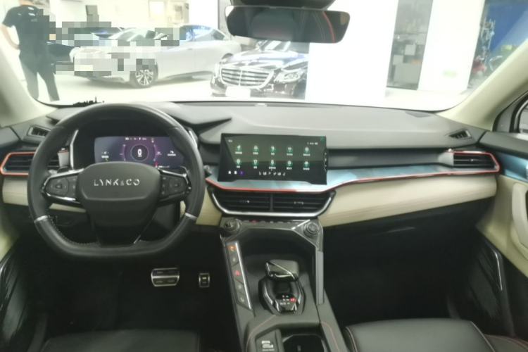 Used Lynk & Co 06 2020 1.5T YAO Halo Center Console