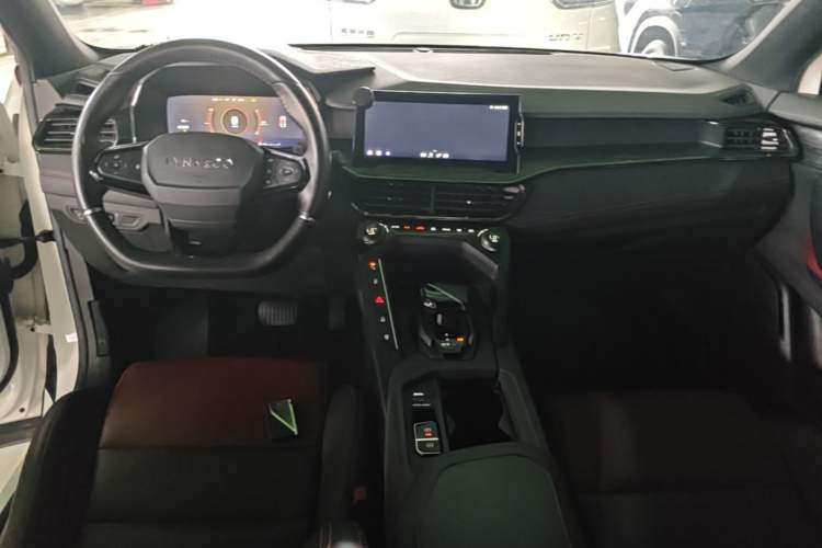 Used Lynk & Co 06 2020 1.5T JinPro model Center Console