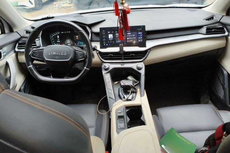 Used Lynk & Co 06 2020 1.5T Type Plus Center Console