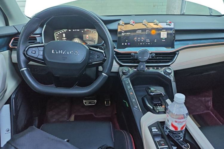 Used Lynk & Co 06 2020 1.5T YAO Halo Center Console