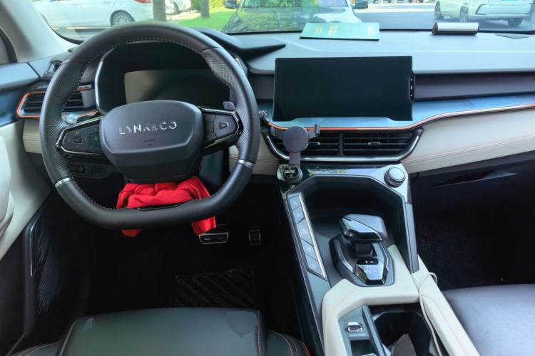 Used Lynk & Co 06 2020 1.5T YAO Halo Center Console