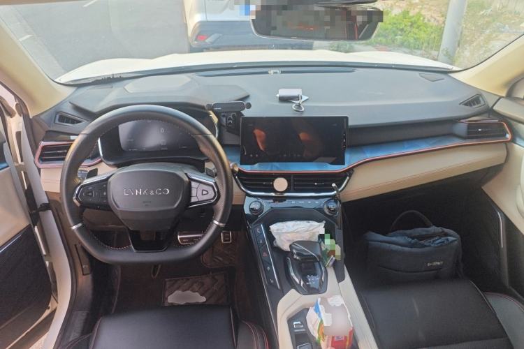Used Lynk & Co 06 2020 1.5T YAO Halo Center Console