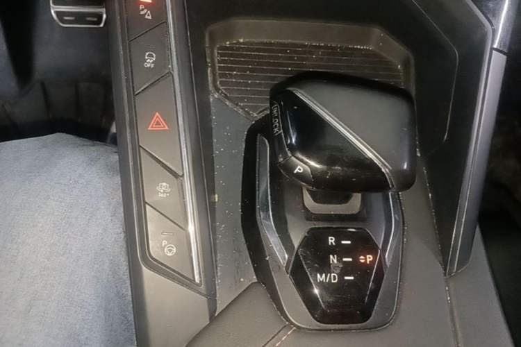 Used Lynk & Co 06 2020 1.5T YAO Halo Gear Lever