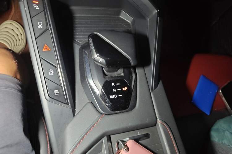 Used Lynk & Co 06 2020 1.5T JinPro model Gear Lever