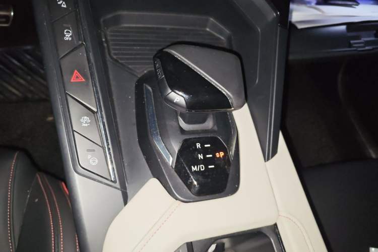 Used Lynk & Co 06 2020 1.5T YAO Halo Gear Lever