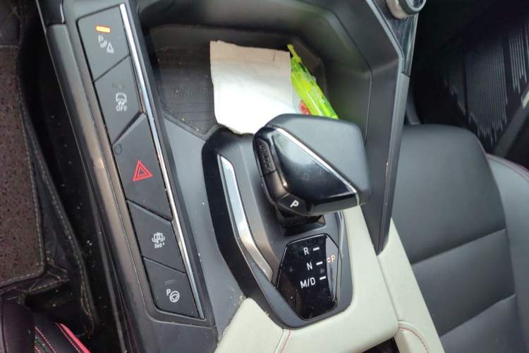 Used Lynk & Co 06 2020 1.5T YAO Halo Gear Lever