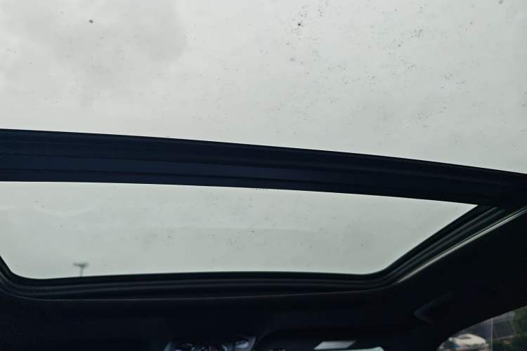 Used Lynk & Co 06 2020 1.5T JinPro model Headliner