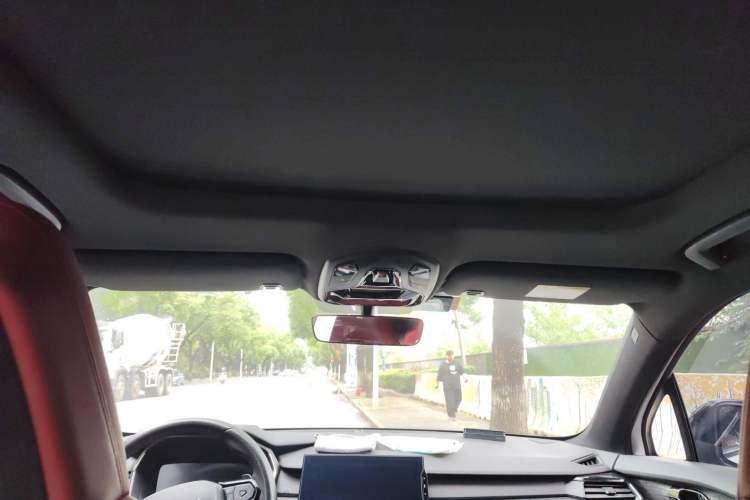 Used Lynk & Co 06 2020 1.5T JinPro model Headliner