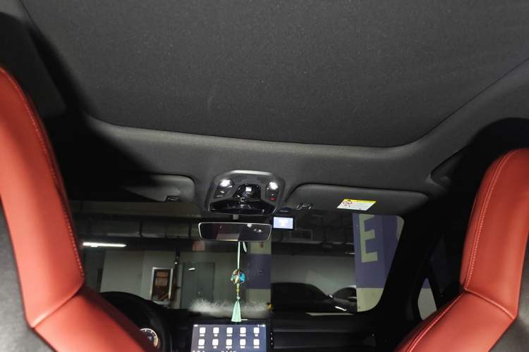 Used Lynk & Co 06 2020 1.5T JinPro model Headliner