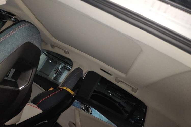 Used Lynk & Co 06 2020 1.5T YAO Halo Headliner