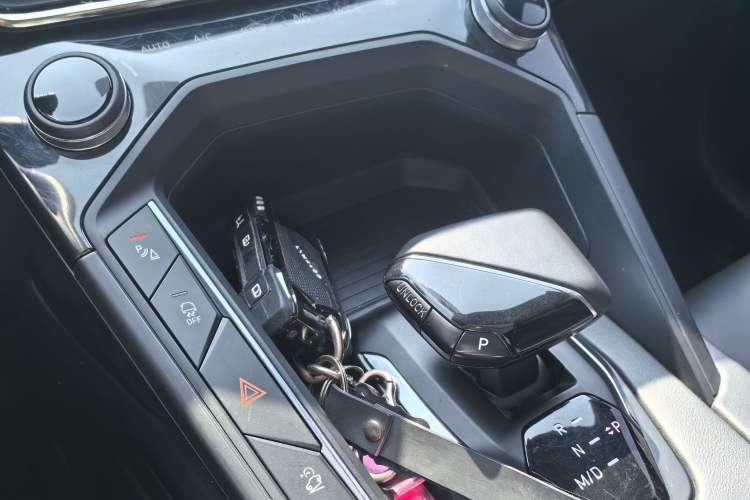 Used Lynk & Co 06 2020 1.5T JinPro model Interior 2