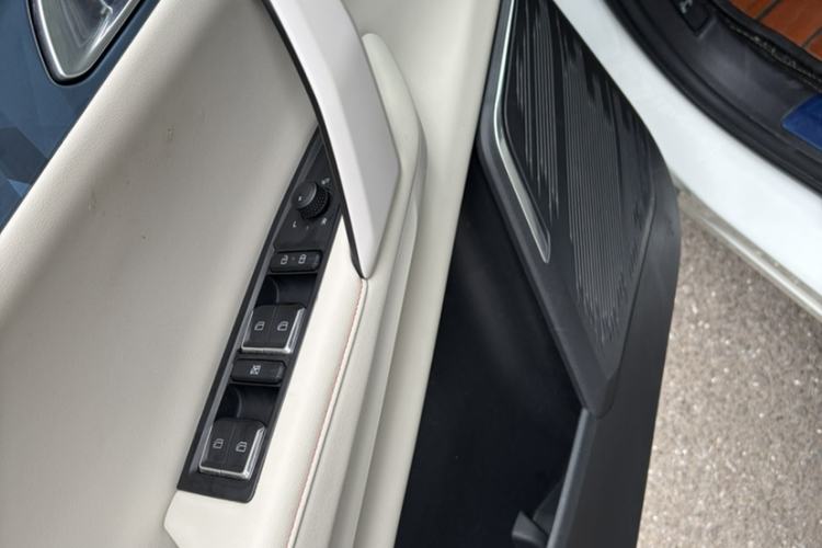 Used Lynk & Co 06 2020 1.5T YAO Halo Interior 4