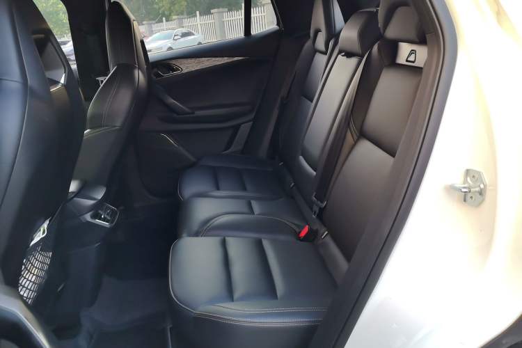 Used Lynk & Co 06 2020 1.5T JinPro model Interior 4