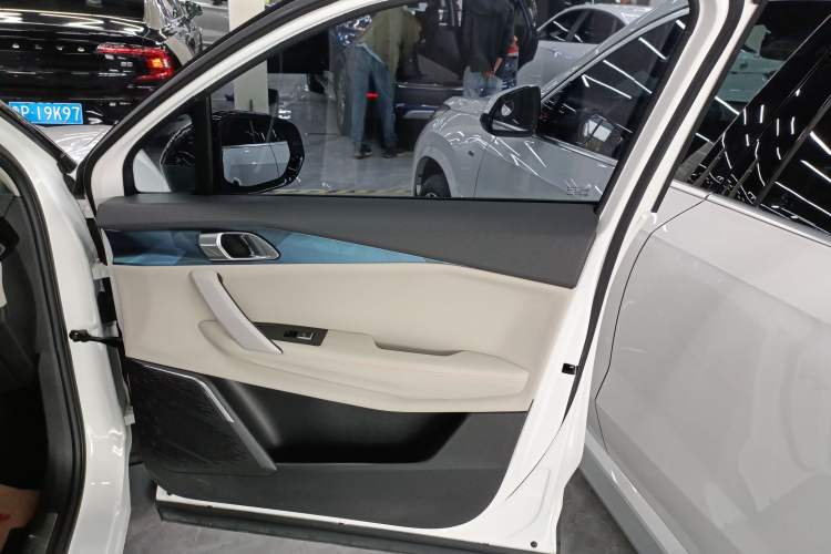 Used Lynk & Co 06 2020 1.5T YAO Halo Interior 5