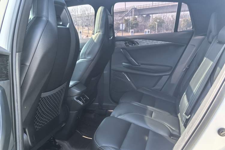 Used Lynk & Co 06 2020 1.5T JinPro model Interior 6
