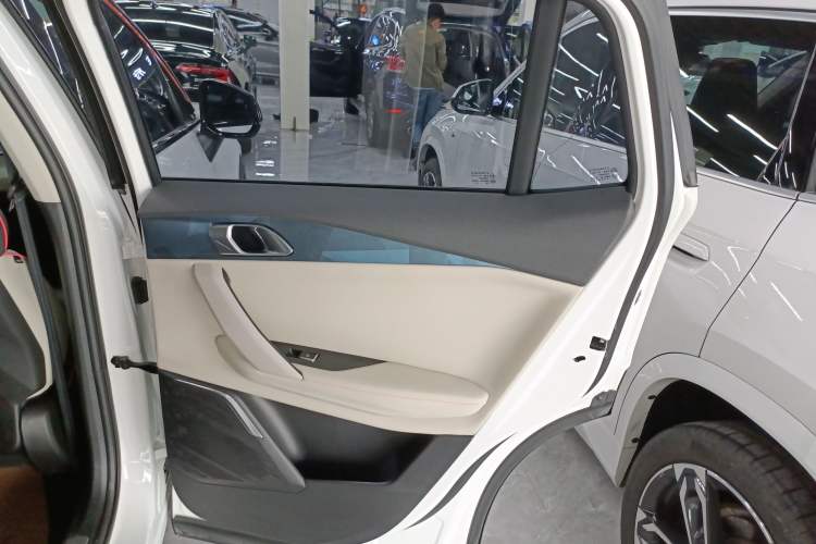 Used Lynk & Co 06 2020 1.5T YAO Halo Interior 6
