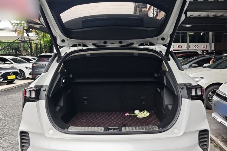 Used Lynk & Co 06 2020 1.5T YAO Halo Interior 6