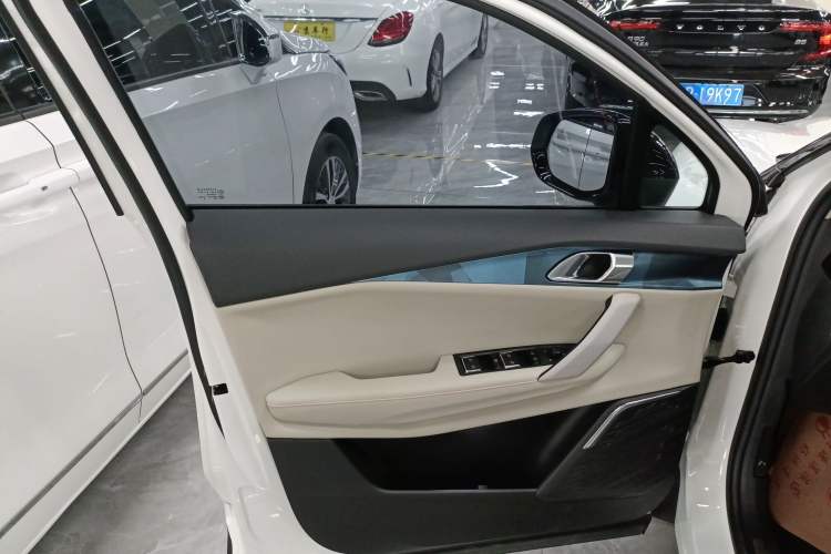 Used Lynk & Co 06 2020 1.5T YAO Halo Interior 7