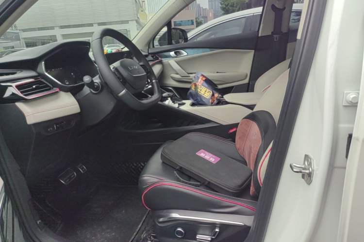 Used Lynk & Co 06 2020 1.5T YAO Halo Left Front Seat